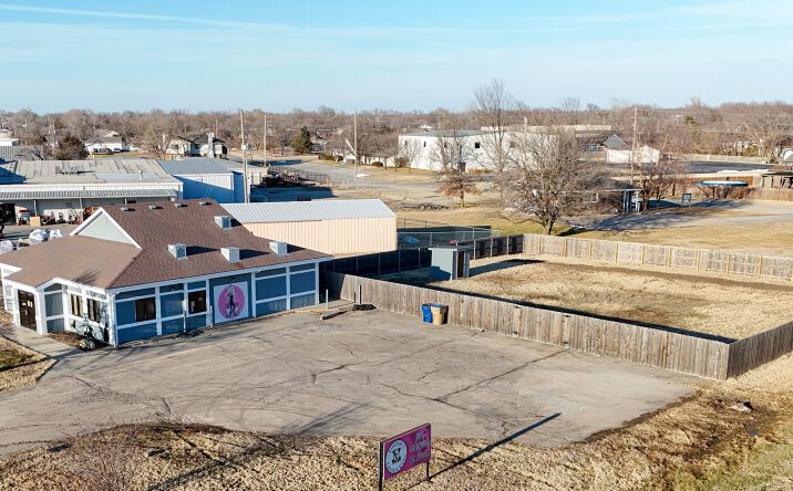 Pictures of Retail property located at 520 S Ramsey Dr, Valley Center, KS 67147 for sales - image #1