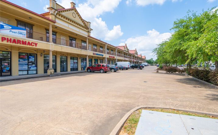 Pictures of Mixed Use property located at 12989 Bellaire Blvd, Houston, TX 77072 for sales - image #1
