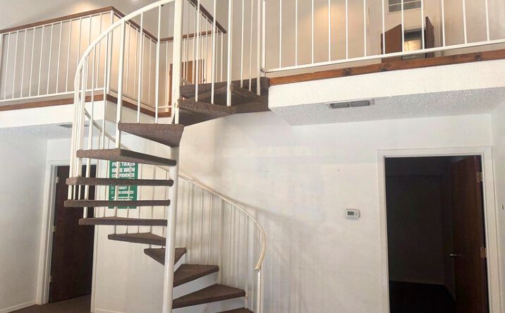 Pictures of Office property located at 6800 Brentwood Stair Road, Fort Worth, TX 76112 for sales - image #1