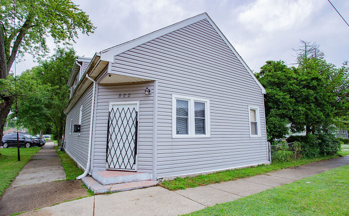 Pictures of Multifamily property located at 822 11th Street, North Chicago, IL 60064 for sales - image #1
