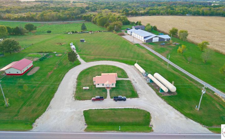 Pictures of Retail property located at 34258 Hwy 5, Tipton, MO 65081 for sales - image #1