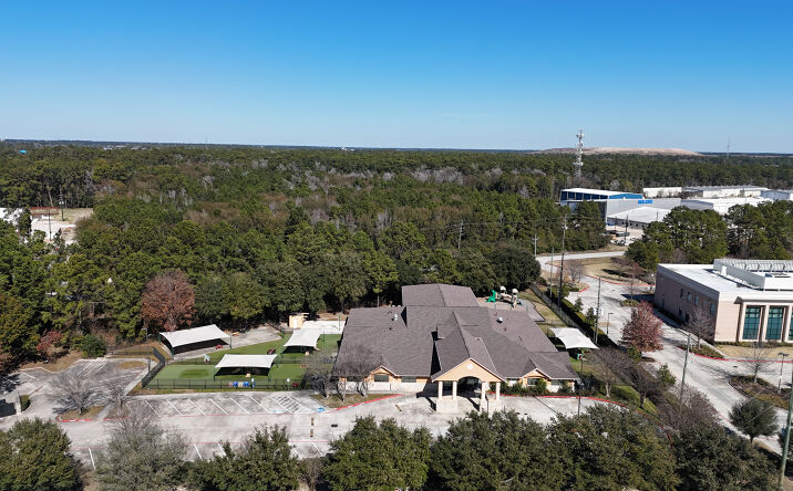 Pictures of Office, Retail property located at 8221 N Sam Houston Pkwy E, Humble, TX 77396 for sales - image #1
