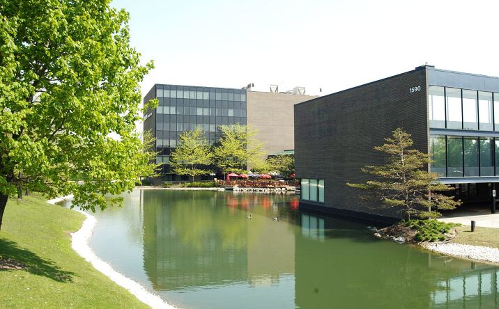 Pictures of Office property located at 1580 S Milwaukee Ave, Libertyville, IL 60048 for sales - image #1