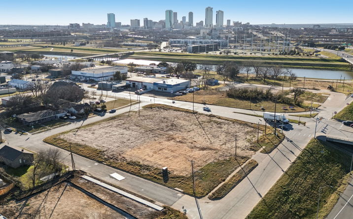 Pictures of Land property located at 2620 Airport Fwy, Fort Worth, TX 76111 for sales - image #1
