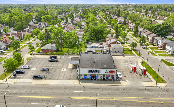 Pictures of Office, Retail property located at 13403 W Seven Mile Rd, Detroit, MI 48235 for sales - image #1