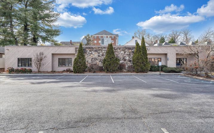 Pictures of Office property located at 2118 Rosalind Ave SW, Roanoke, VA 24014 for sales - image #1