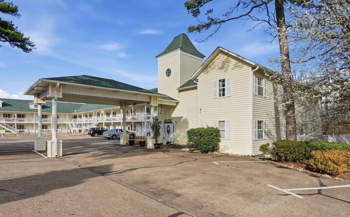 Pictures of Hospitality property located at 3169 E Van Buren, Eureka Springs, AR 72632 for sales - image #1