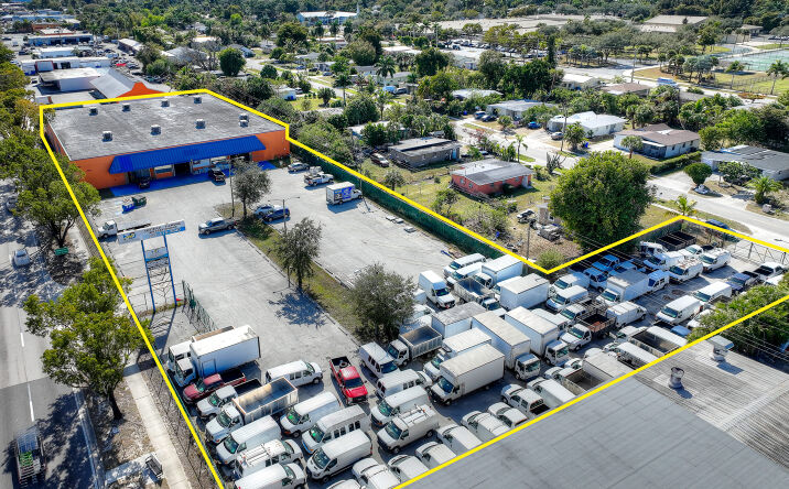 Pictures of Industrial property located at 3040 Fowler Street, Fort Myers, FL 33901 for sales - image #1
