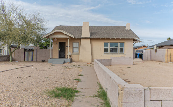 Pictures of Multifamily property located at 2032 W Adams St, Phoenix, AZ 85009 for sales - image #1