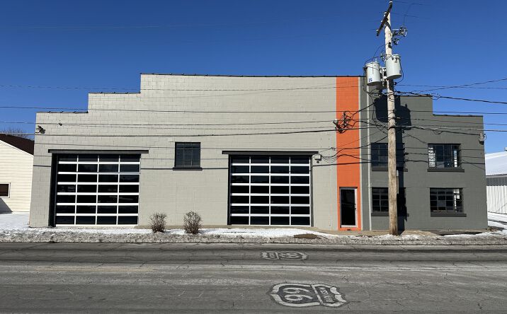 Pictures of Industrial property located at 1631 W College St, Springfield, MO 65806 for sales - image #1