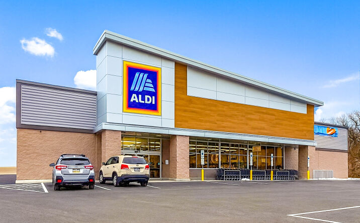 Pictures of Retail property located at 2515 Banksville Rd, Pittsburgh, PA 15216 for sales - image #1