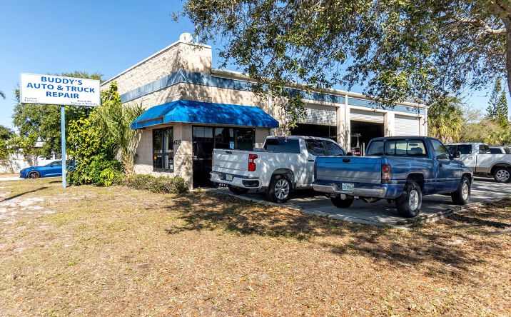 Pictures of Retail property located at 6735 14th St W, Bradenton, FL 34207 for sales - image #1