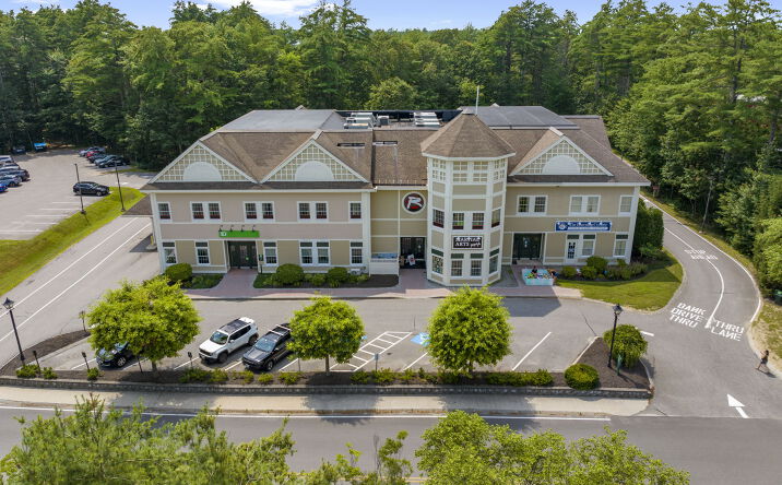 Pictures of Retail property located at 10 Tibbetts Dr, Brunswick, ME 04011 for sales - image #1