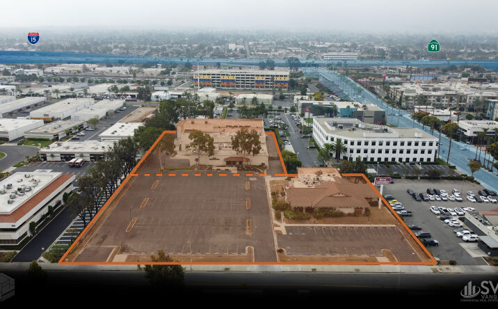 Pictures of Industrial, Retail property located at 160 E Rincon St, Corona, CA 92879 for sales - image #1