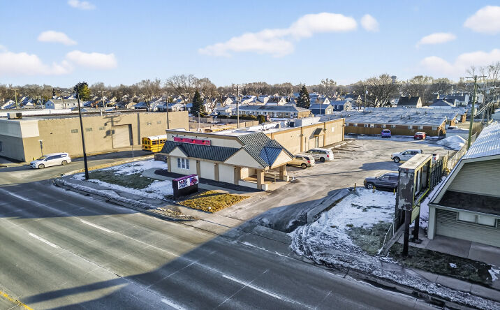 Pictures of Retail property located at 3807 Fort St (M-85), Wyandotte, MI 48192 for sales - image #1