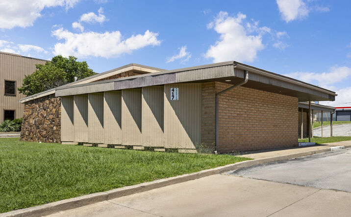 Pictures of Mixed Use, Office, Retail property located at 417 Fairview Ave, Ponca City, OK 74601 for sales - image #1
