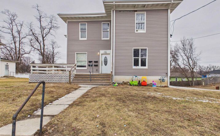 Pictures of Multifamily property located at 427 E State Street, Centerville, IA 52544 for sales - image #1