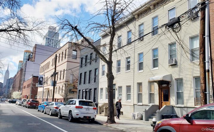 Pictures of Multifamily property located at 517 51st Avenue, New York, NY 11101 for sales - image #1