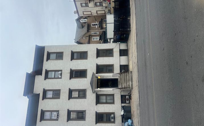 Pictures of Multifamily property located at 273 W Lincoln Avenue, Mount Vernon, NY 10550 for sales - image #1