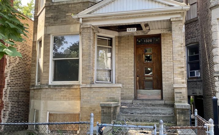 Pictures of Multifamily property located at 1328 N Avers Avenue, Chicago, IL 60651 for sales - image #1