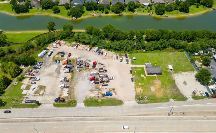 Pictures of Office property located at 16738 Alief Clodine Road, Houston, TX 77082 for sales - image #1