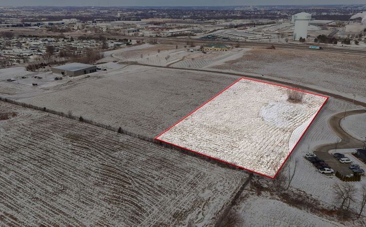 Pictures of Land property located at 805 Bell Dr SW, Cedar Rapids, IA 52404 for sales - image #1
