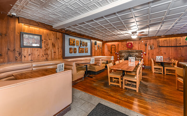 Pictures of Retail property located at 125 Main St, Hickory, PA 15340 for sales - image #1