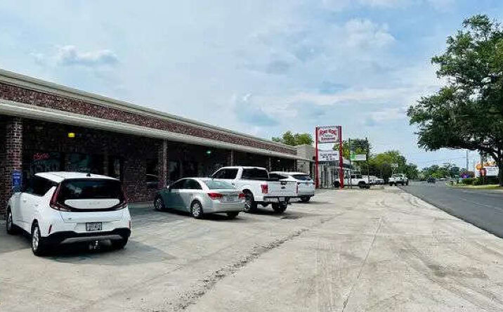 Pictures of Retail property located at 6062 W Park Ave, Houma, LA 70364 for sales - image #1