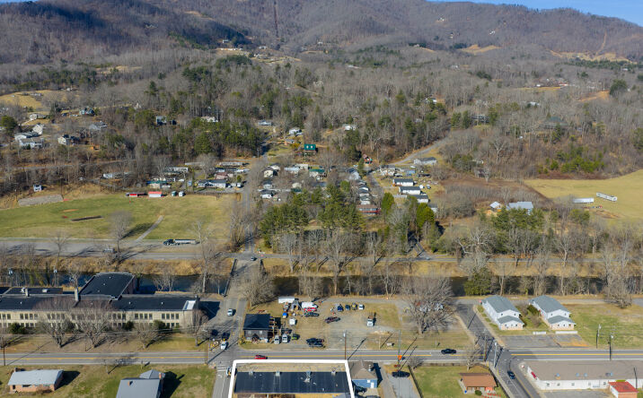 Pictures of Multifamily, Office, Retail property located at 3264 Broad St, Clyde, NC 28721 for sales - image #1