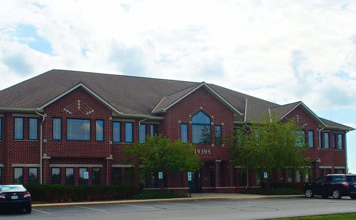 Pictures of Retail, Office property located at 19395 W. Capitol Drive, Brookfield, WI 53045 for sales - image #1
