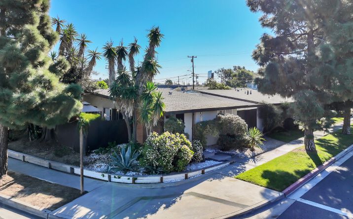 Pictures of Multifamily property located at 425 Ford, Costa Mesa, CA 92627 for sales - image #1