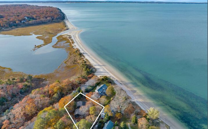 Pictures of Multifamily property located at 14 E Landing Rd, Hampton Bays, NY 11946 for sales - image #1
