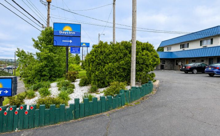 Pictures of Hospitality, Multifamily property located at 4130 Birney Ave, Moosic, PA 18507 for sales - image #1