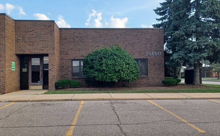 Pictures of Office property located at 25650 Kelly Rd, Roseville, MI 48066 for sales - image #1