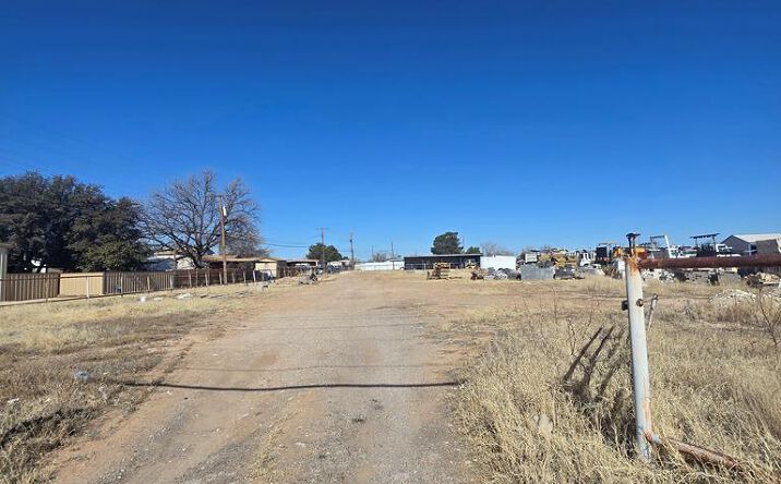 Pictures of Land, Multifamily property located at 2300 W 16th St, Odessa, TX 79763 for sales - image #1