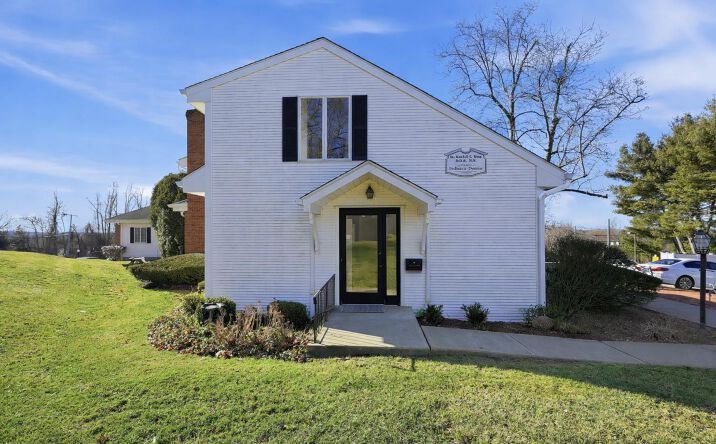 Pictures of Office property located at 1050 Sullivan Ave, South Windsor, CT 06074 for sales - image #1