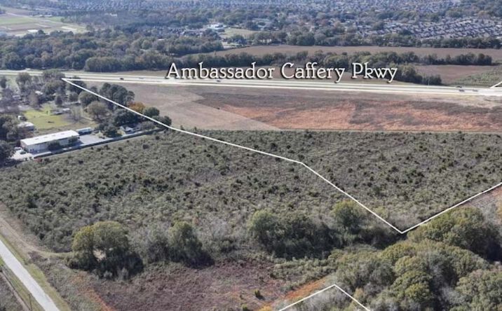 Pictures of Land property located at 7700 Ambassador Caffery Pkwy, Broussard, LA 70518 for sales - image #1