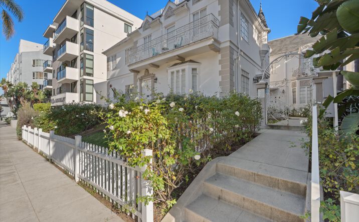 Pictures of Multifamily property located at 744 Ridgeley Dr, Los Angeles, CA 90036 for sales - image #1