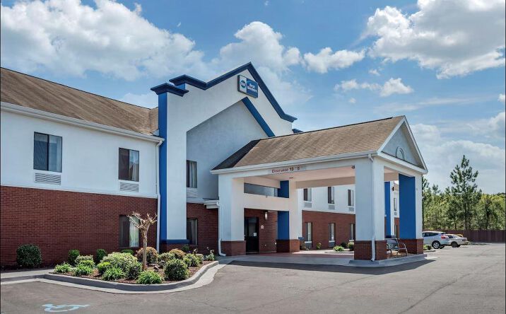 Pictures of Hospitality property located at 100 Hunters Mountain Pkwy, Troy, AL 36079 for sales - image #1