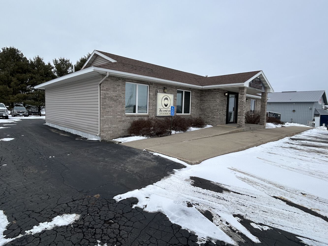 3955 Nw Frontage Rd
