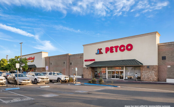 Pictures of Retail property located at 2545 W Florida Ave, Hemet, CA 92545 for sales - image #1