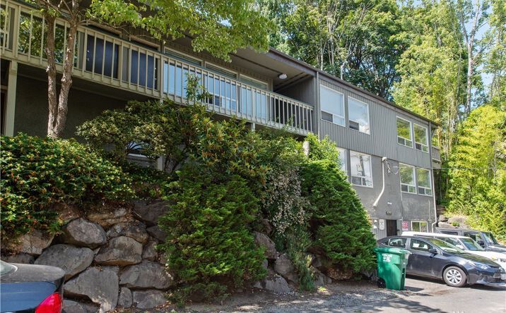Pictures of Multifamily property located at 4735 Ravenna Ave NE, Seattle, WA 98105 for sales - image #1