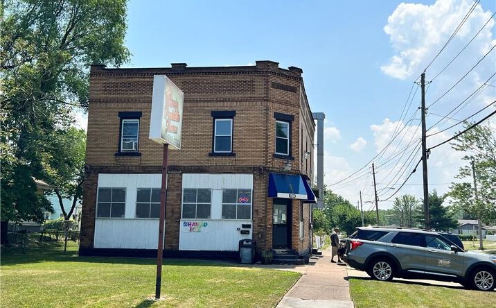 Pictures of Retail property located at 1700 E 31st St, Lorain, OH 44055 for sales - image #1