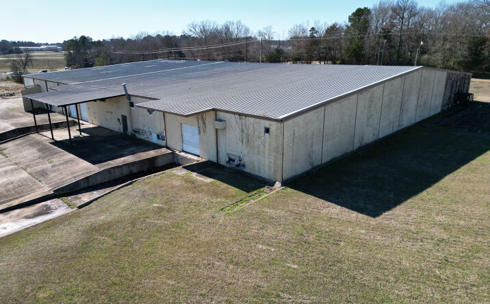 Pictures of Industrial property located at 9 Industrial Park Boulevard, Winona, MS 38967 for sales - image #1