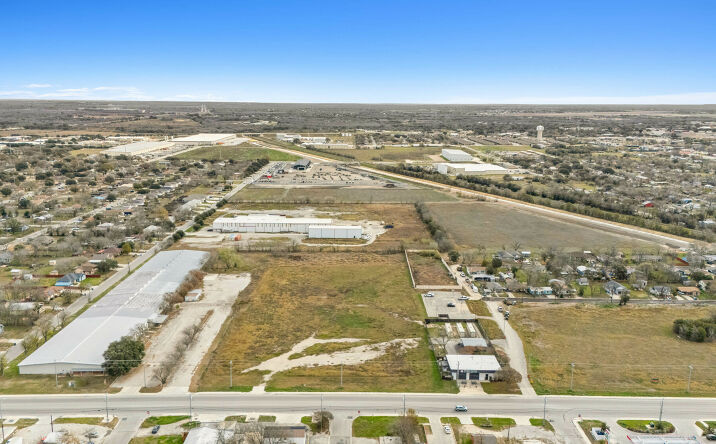 Pictures of Land property located at 1901 North Austin St, Seguin, TX 78155 for sales - image #1