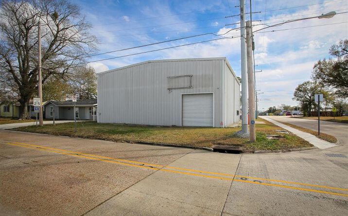 Pictures of Industrial property located at 3511 Kirkman Street, Lake Charles, LA 70607 for sales - image #1