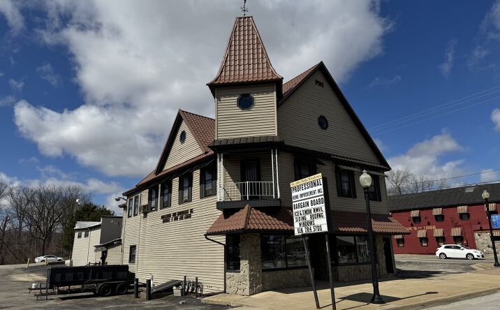 Pictures of Retail, Office property located at 3955 W River Drive NE, Comstock Park, MI 49321 for sales - image #1