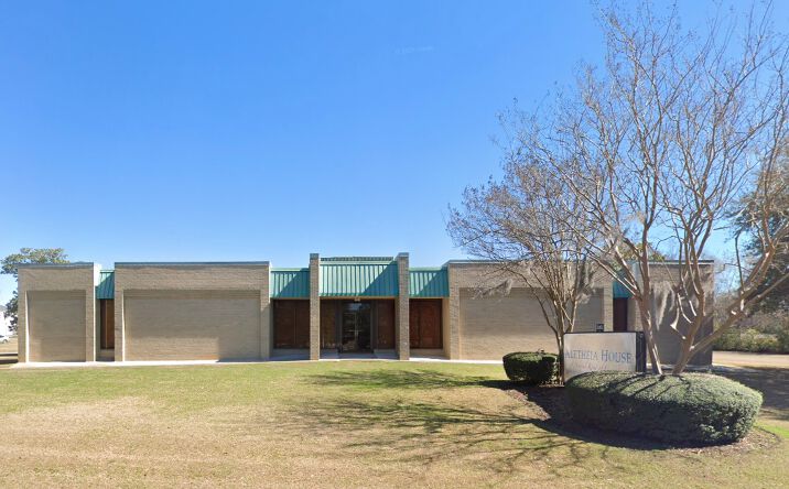 Pictures of Office property located at 2401 Fairlane Dr, Montgomery, AL 36116 for sales - image #1