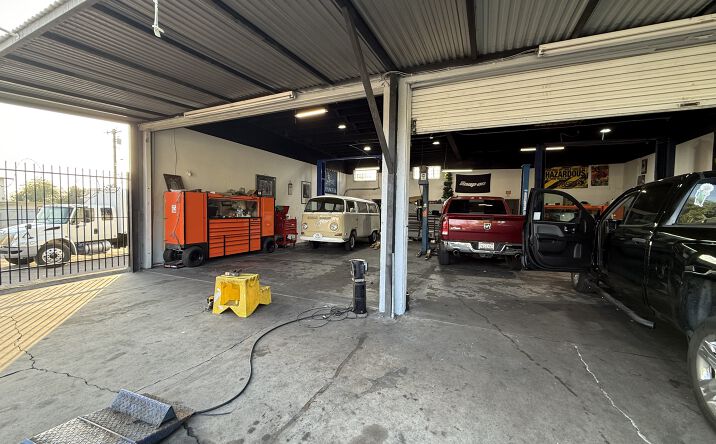 Pictures of Business for Sale, Industrial, Mixed Use property located at 2315 Fair Oaks Ave, Altadena, CA 91001 for sales - image #1