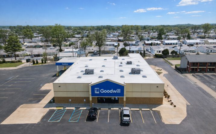 Pictures of Retail property located at 1950 E Walnut St, Frankfort, IN 46041 for sales - image #1